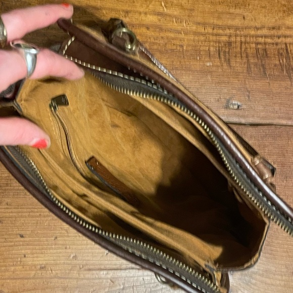 Patricia Nash Cross body top handled bag in English garden. - Picture 11 of 14